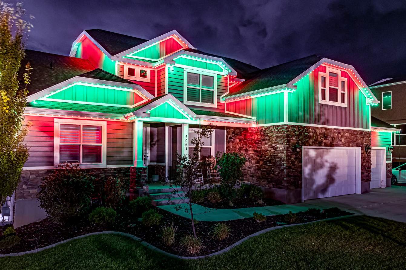 a home that has 5 peaks with a Christmas zoning pattern