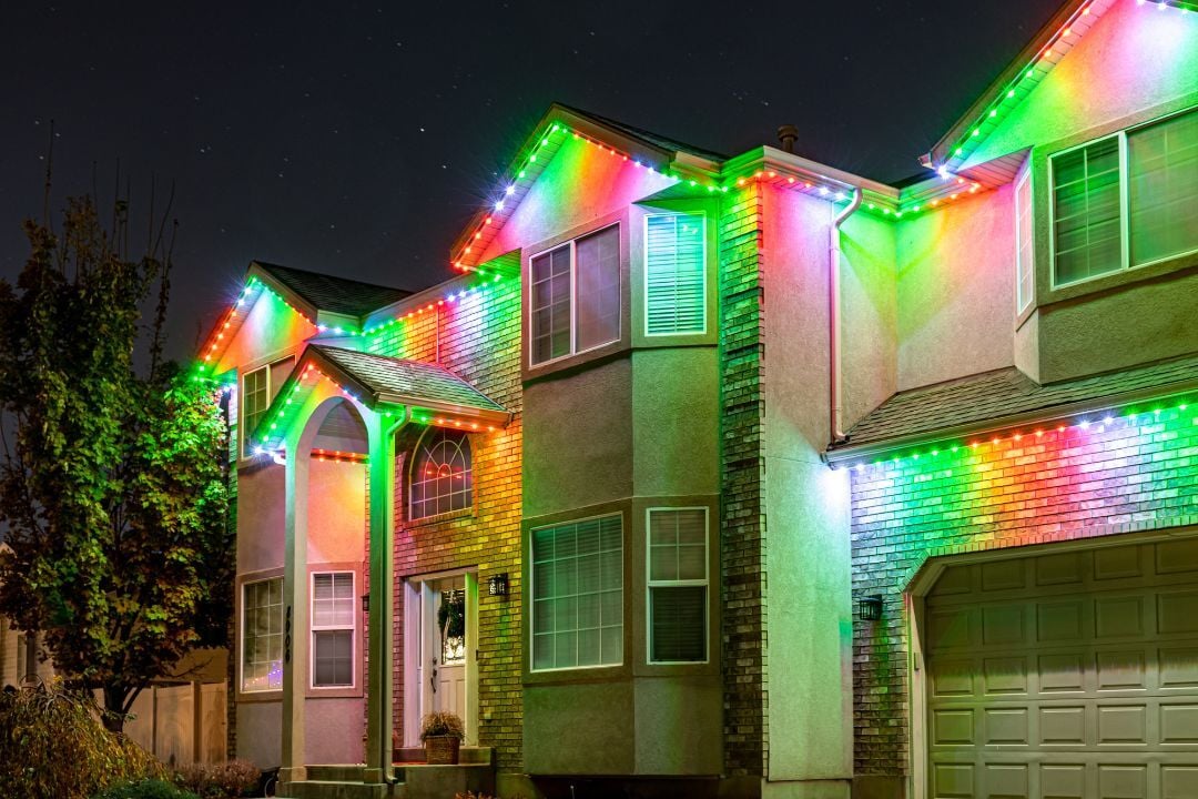 Transforming Windows Into Holiday Showpieces with Trimlight Forever Christmas Lights